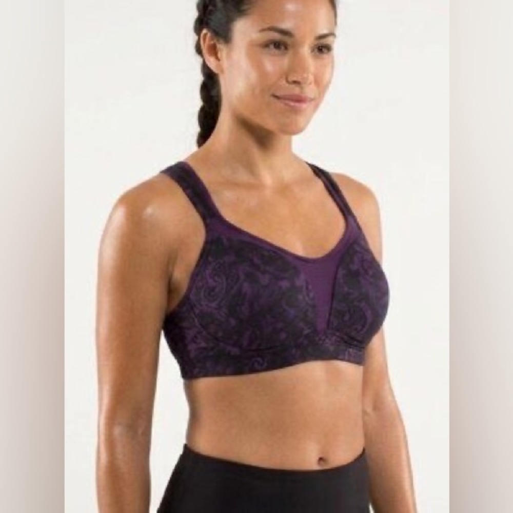 Lululemon ta-ta-tamer sports bra, size 32C